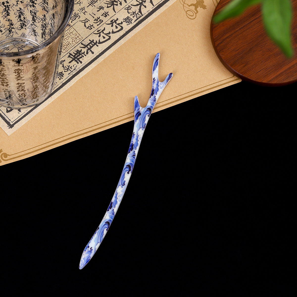 Chinese Classical Blue and White Porcelain Acrylic Hairpin